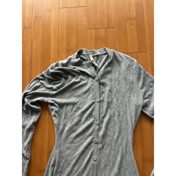 Skims Soft Lounge Ribbed Long Sleeve Romper in Grey Large - Picture 4 of 5